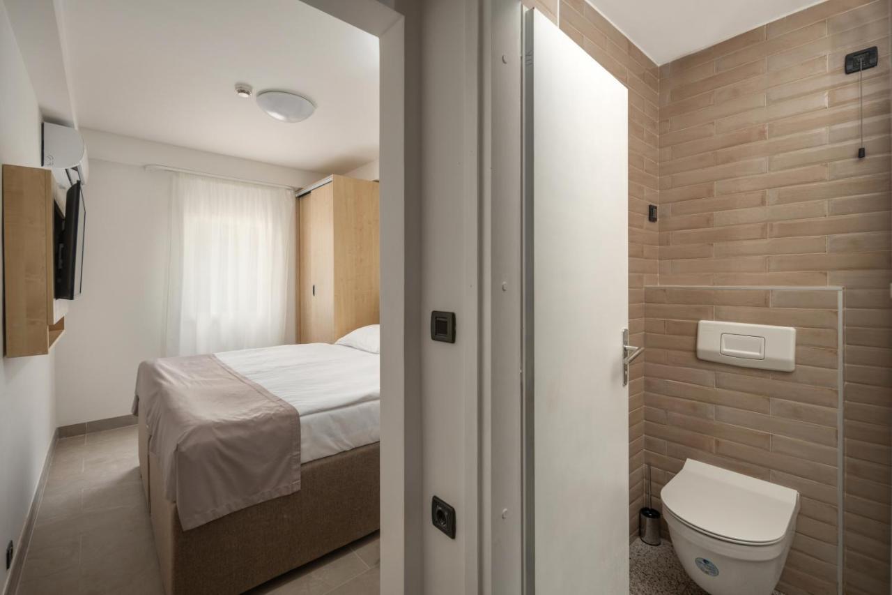 Hotel Delfin Omišalj Esterno foto