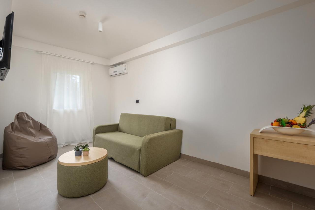Hotel Delfin Omišalj Esterno foto