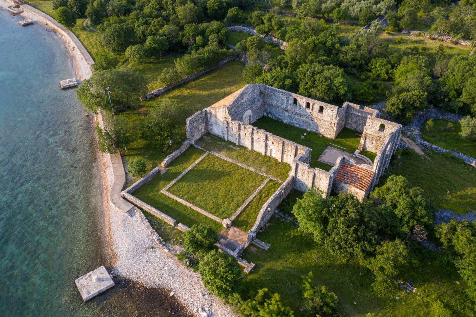 Hotel Delfin Omišalj Esterno foto