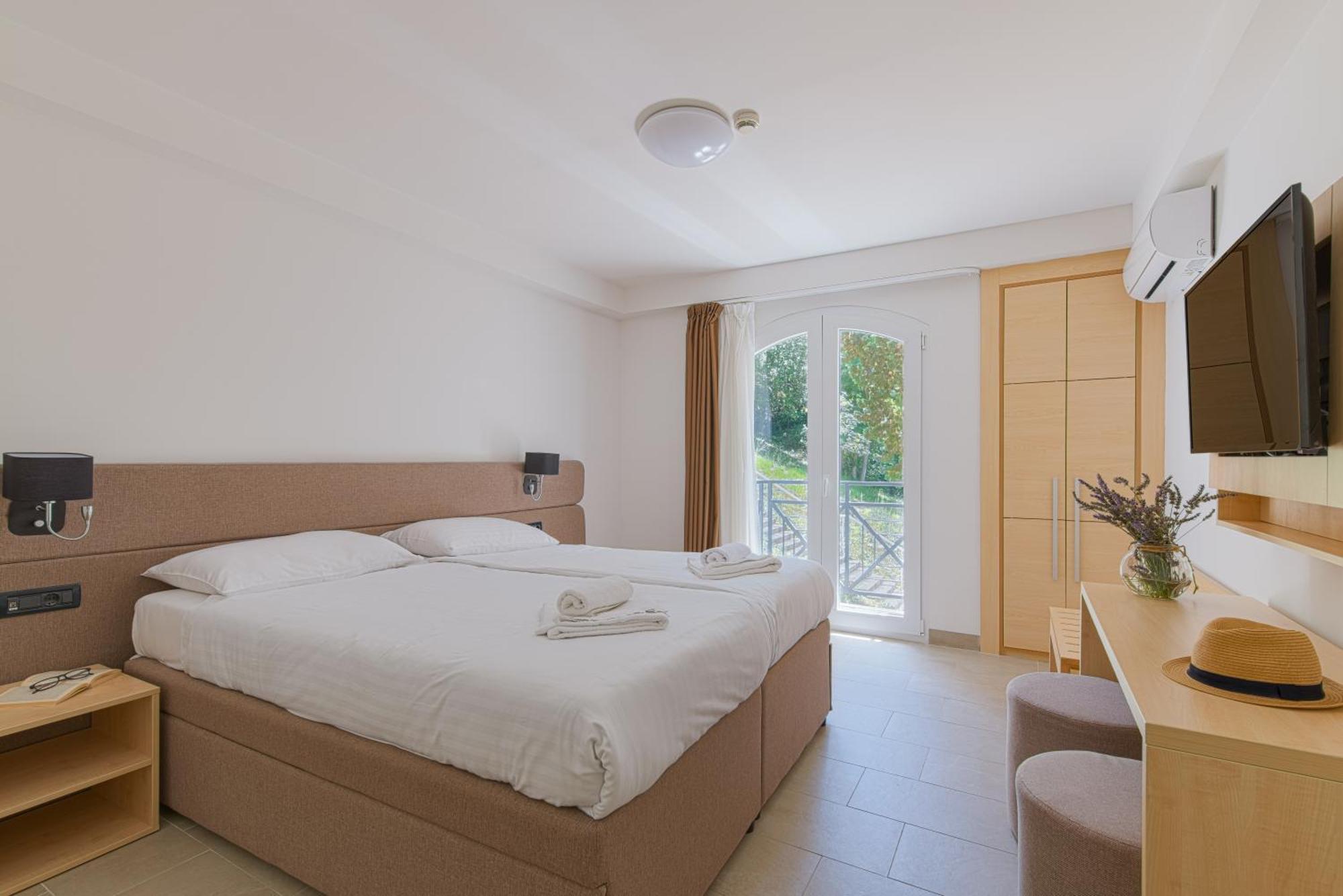 Hotel Delfin Omišalj Esterno foto
