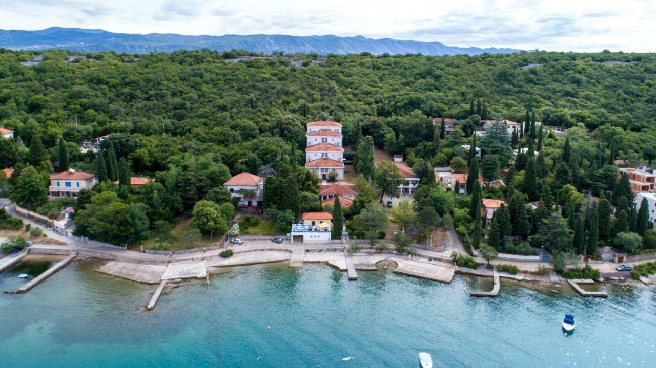 Hotel Delfin Omišalj Esterno foto